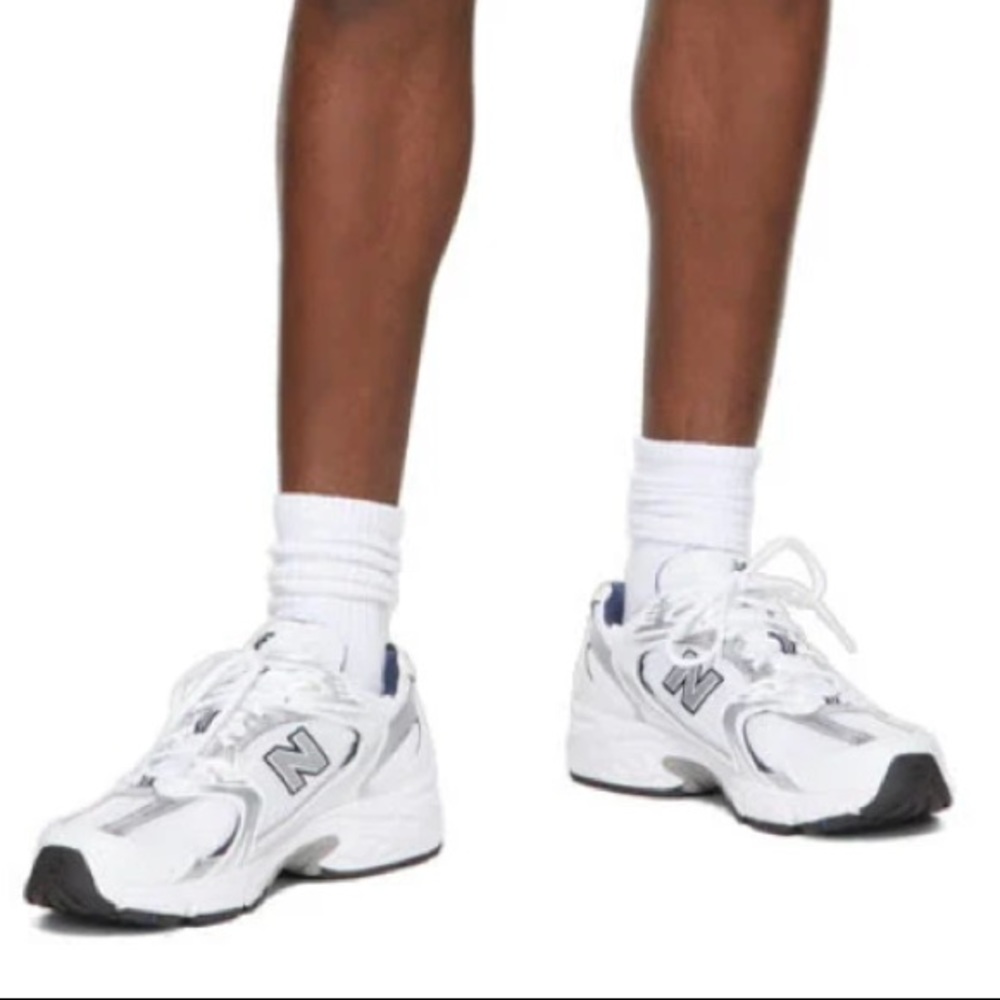 NEW BALANCE White & Navy 530 Sneakers US 8.5 EU 42